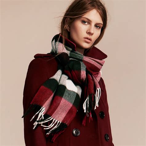 how to wear a burberry scarf|burberry scarf removal.